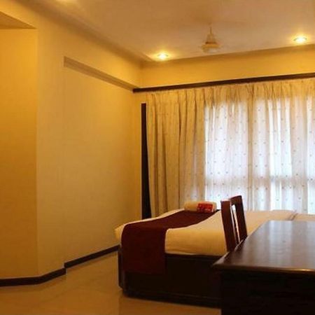 P M Regency Hotel Vadodara Zewnętrze zdjęcie