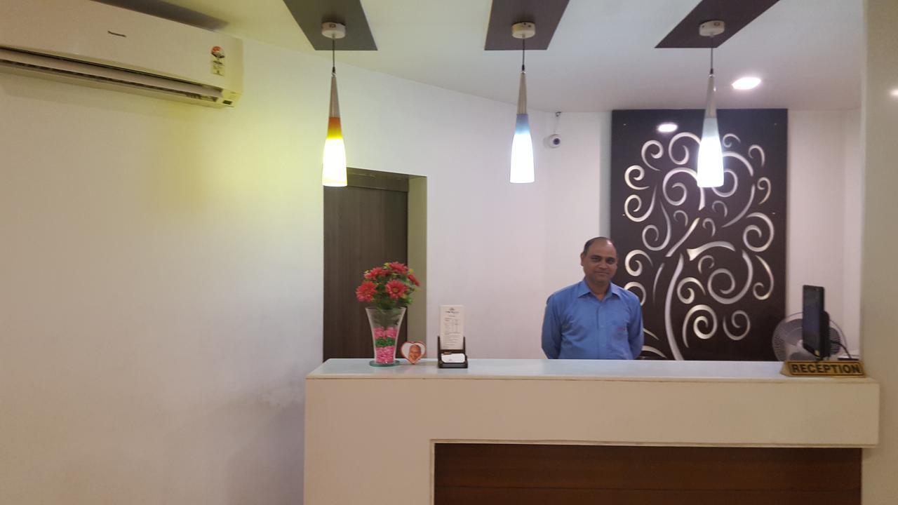 P M Regency Hotel Vadodara Zewnętrze zdjęcie