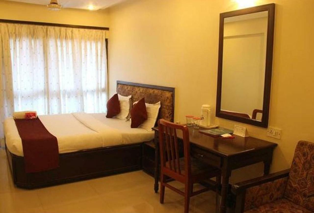 P M Regency Hotel Vadodara Zewnętrze zdjęcie